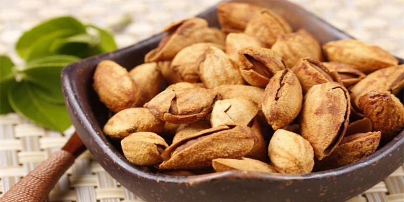 Hạt hạnh nhân rang khô, một món quà vặt kiểm soát cân nặng