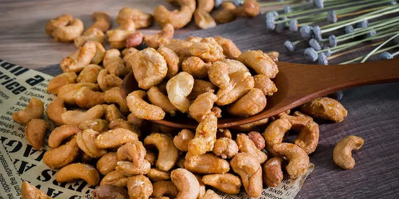 Hạt điều rang ăn quá nhiều sẽ không tốt