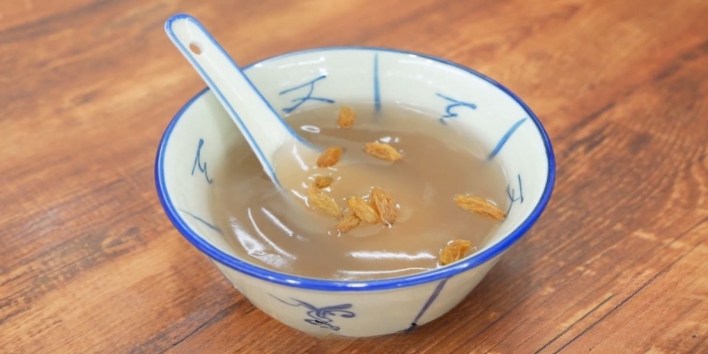 Sắn dây có tính mát, nhẹ bụng nên phù hợp để ăn thường xuyên