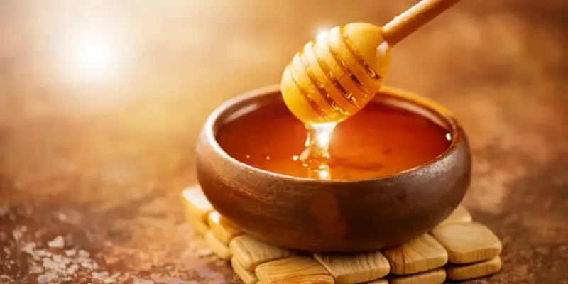 Chọn mua mật ong cao cấp từ các đơn vị uy tín như Vinalimex