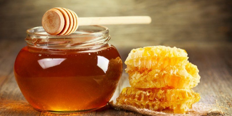 Việc hiểu rõ đối tượng không nên dùng mật ong giúp tránh nguy cơ